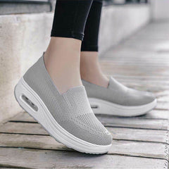 WOMEN'S ORTHOPEDIC ARCH-SUPPORT SNEAKERS