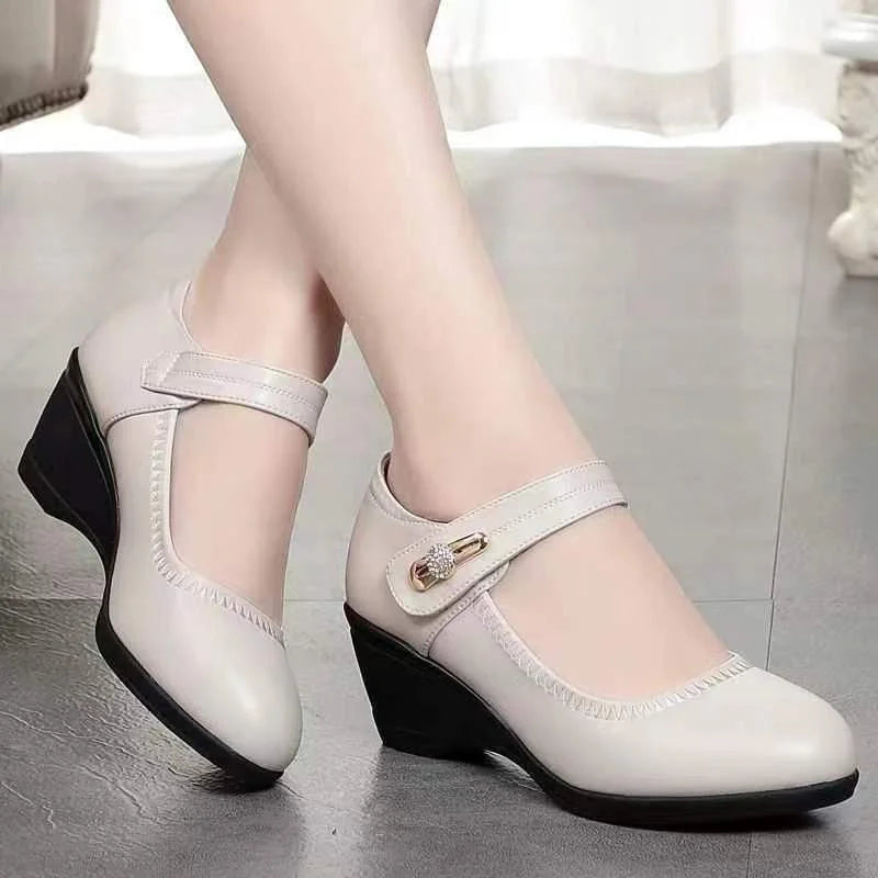 Lydia – Elegant Mid-Heel Comfort Shoes.