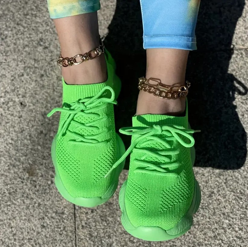 ELEGANT AND WATERPROOF COMFY SNEAKERS