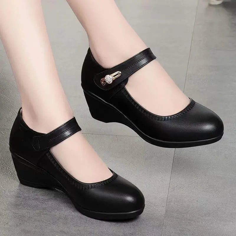 Lydia – Elegant Mid-Heel Comfort Shoes.