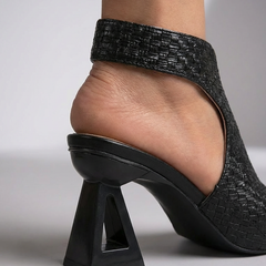 BRAIDED | Elegant Woven Sandals